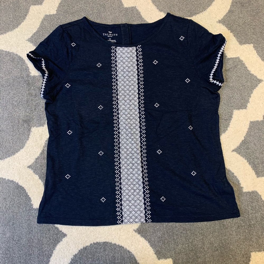 🔴 Talbots Embroidered T Shirt Navy and White